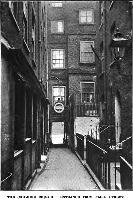 Cheshire Cheese - entrance from Fleet street